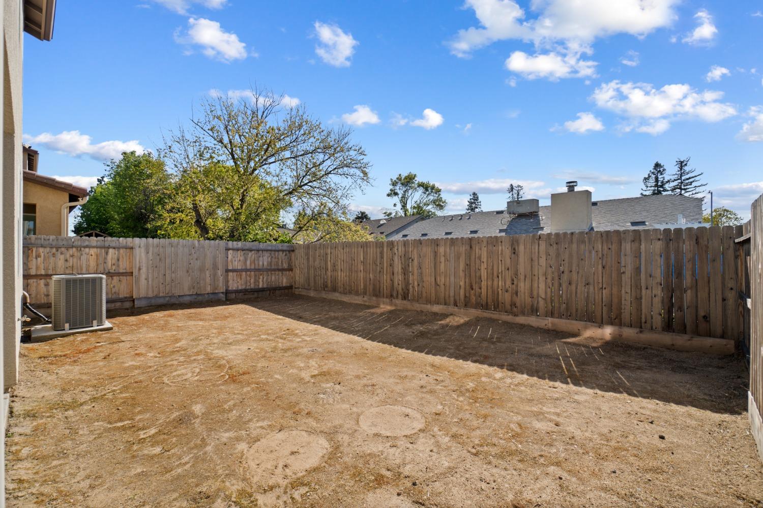 595 N Cattail Court
