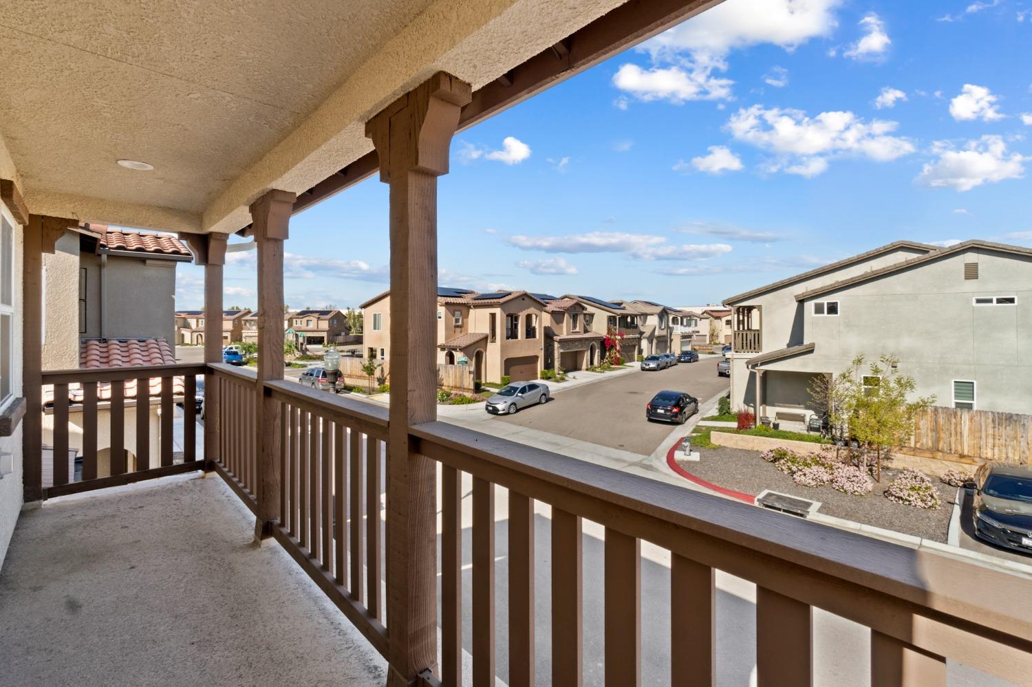 595 N Cattail Court