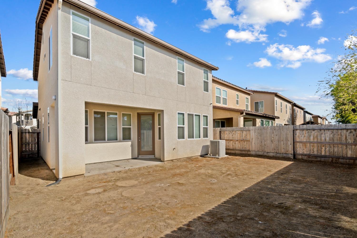 595 N Cattail Court