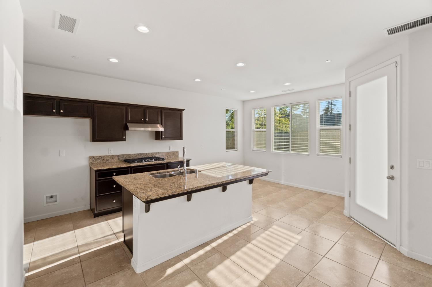 595 N Cattail Court