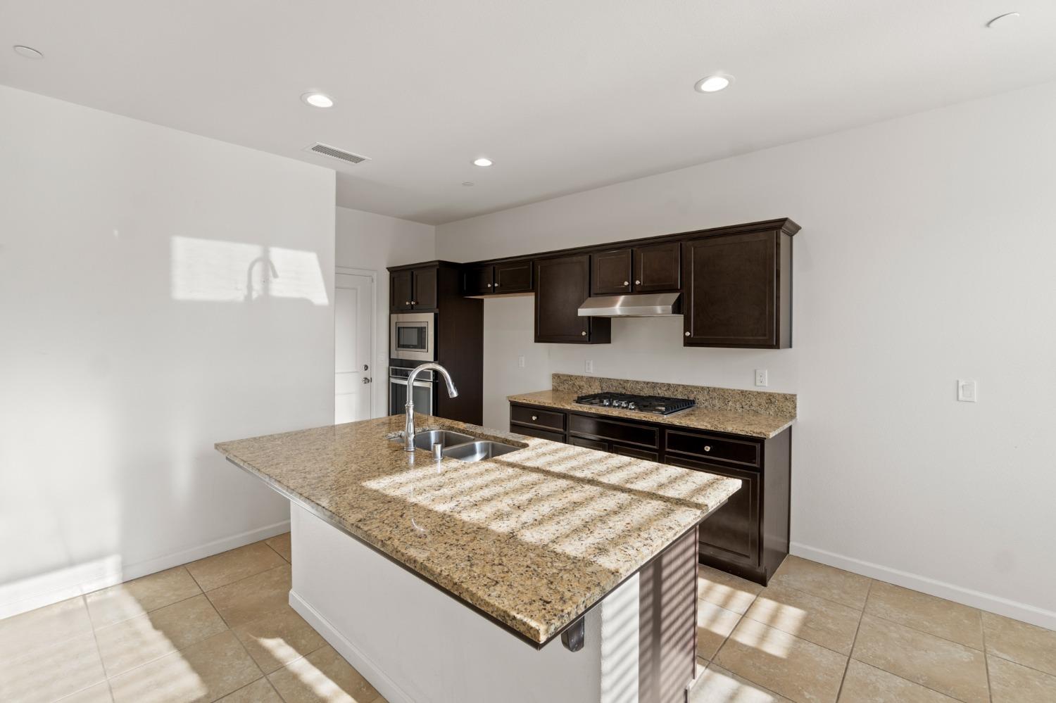 595 N Cattail Court