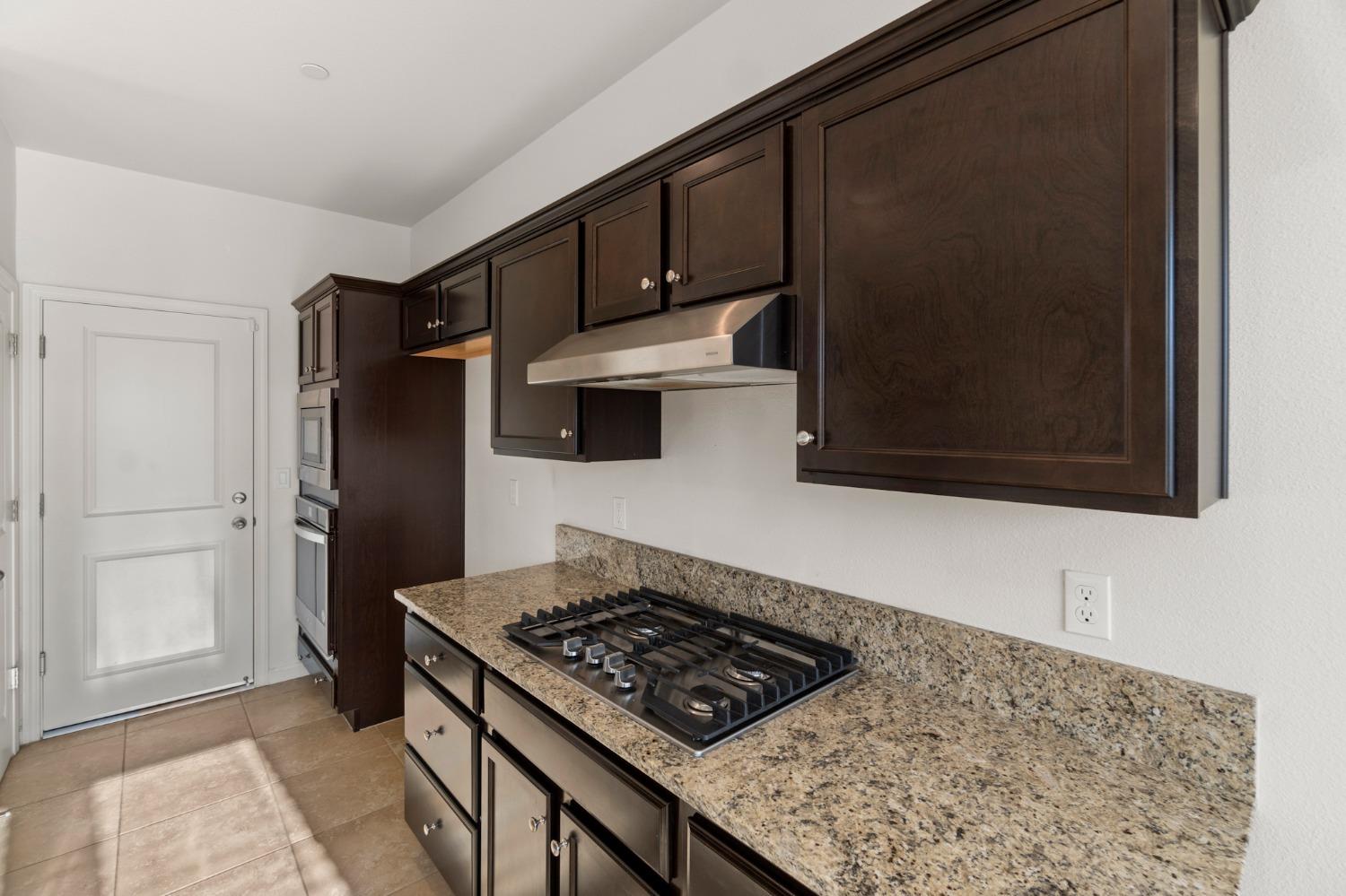 595 N Cattail Court