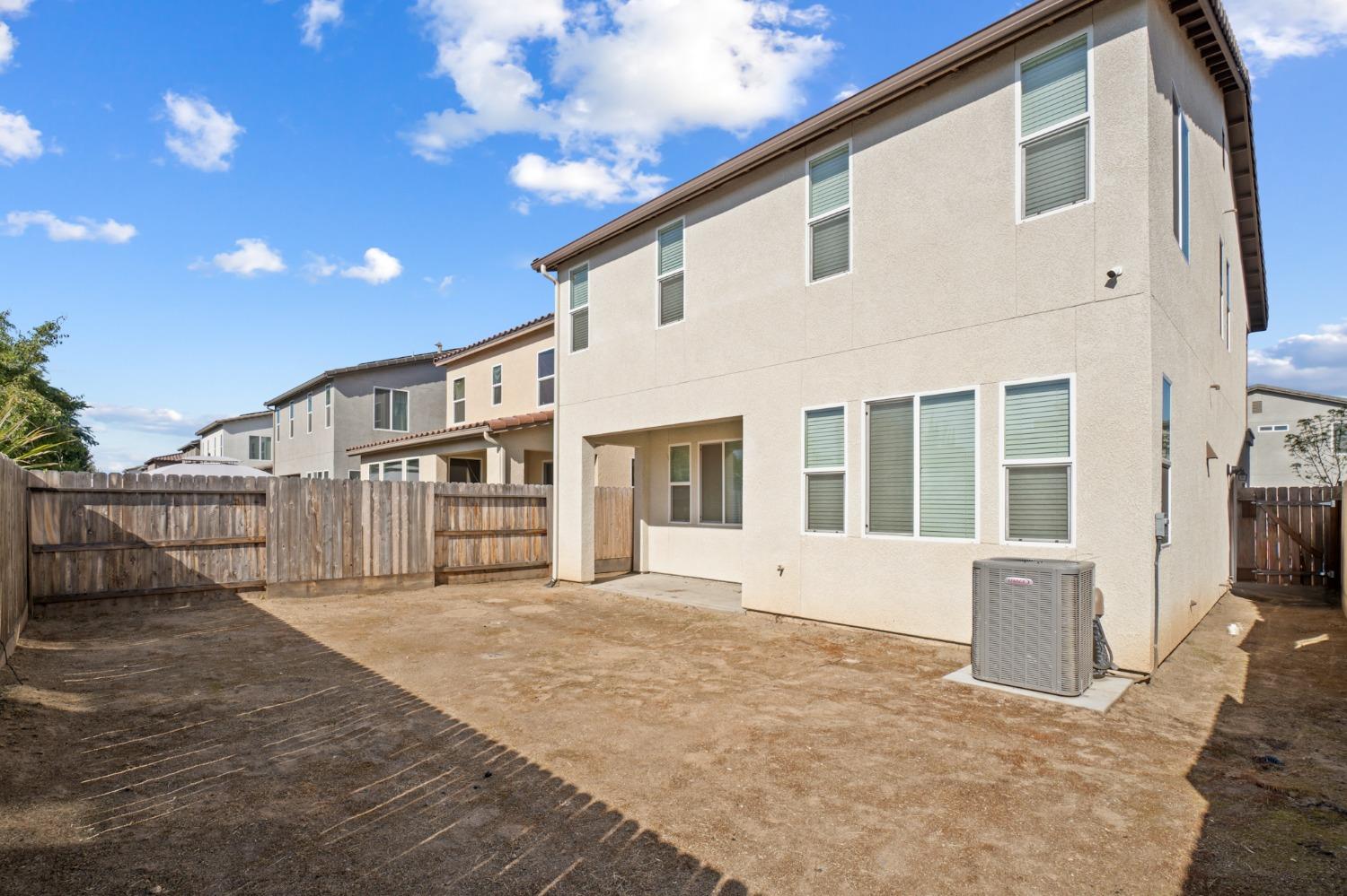 595 N Cattail Court