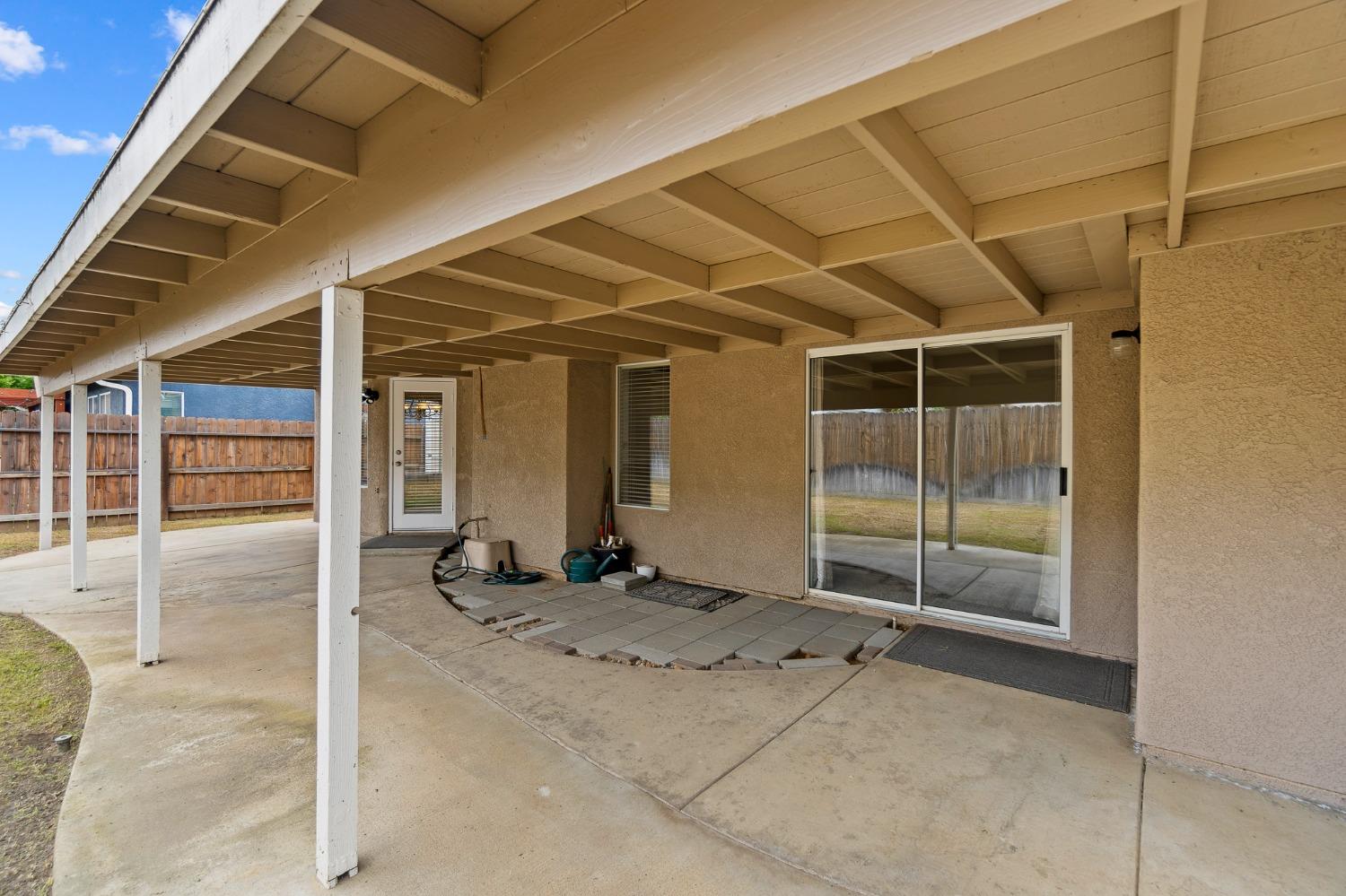 4508 W Roberts Avenue