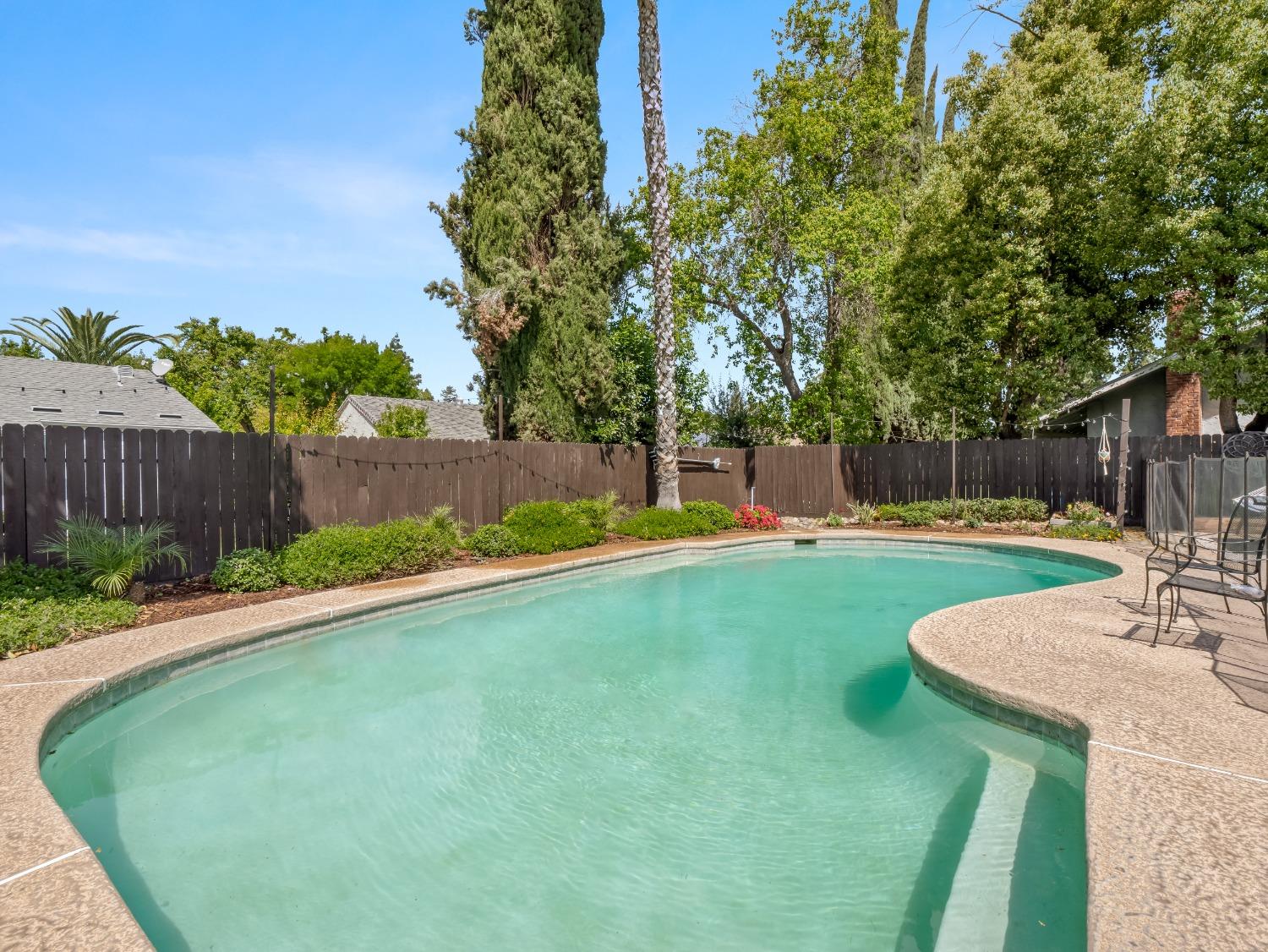 6543 N Fine Avenue