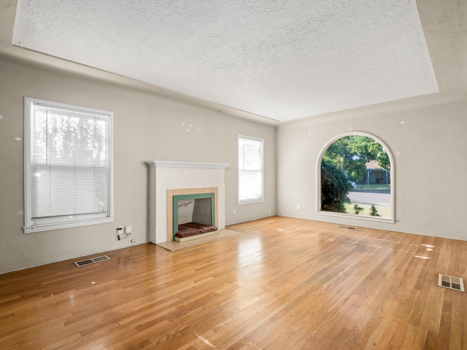 116 E Andrews Avenue