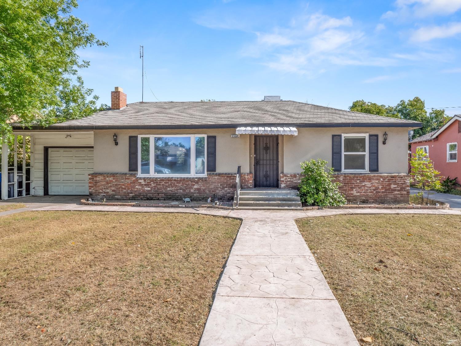 2328 E Brown Avenue