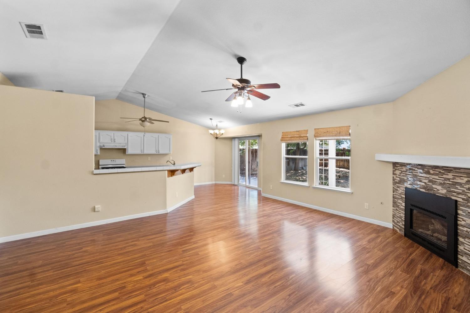1095 Yellowstone Drive
