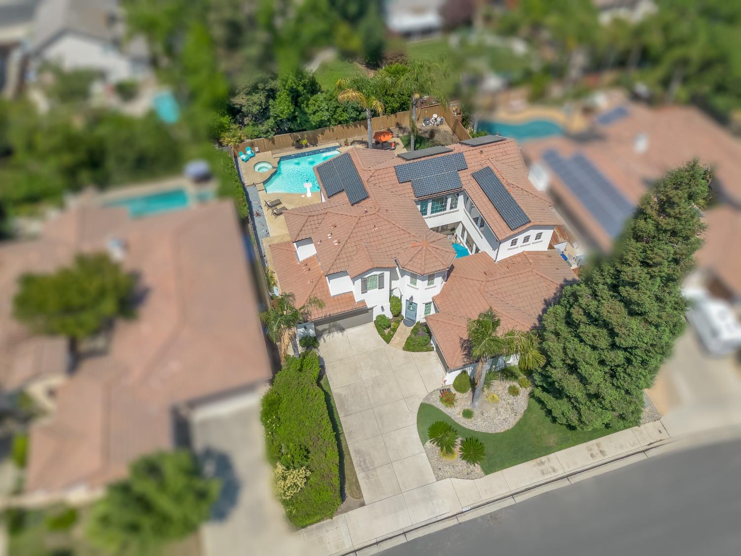 1174 N Orangewood Avenue