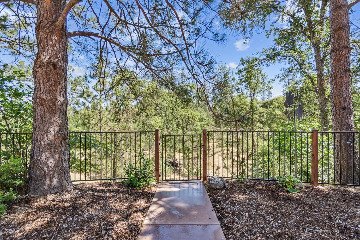 48395 Victoria Court