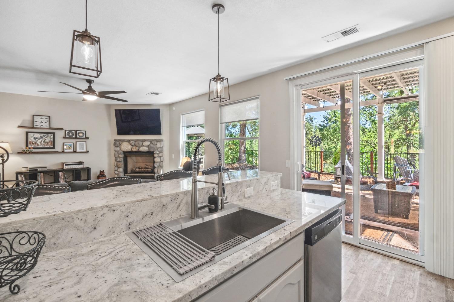 48395 Victoria Court
