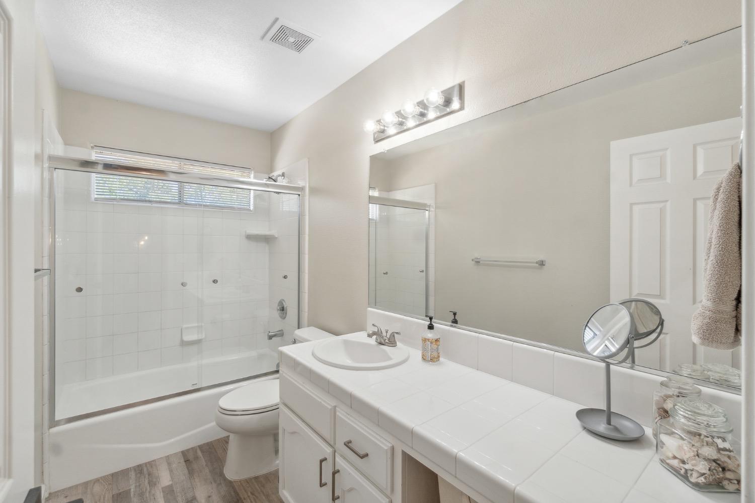 48395 Victoria Court
