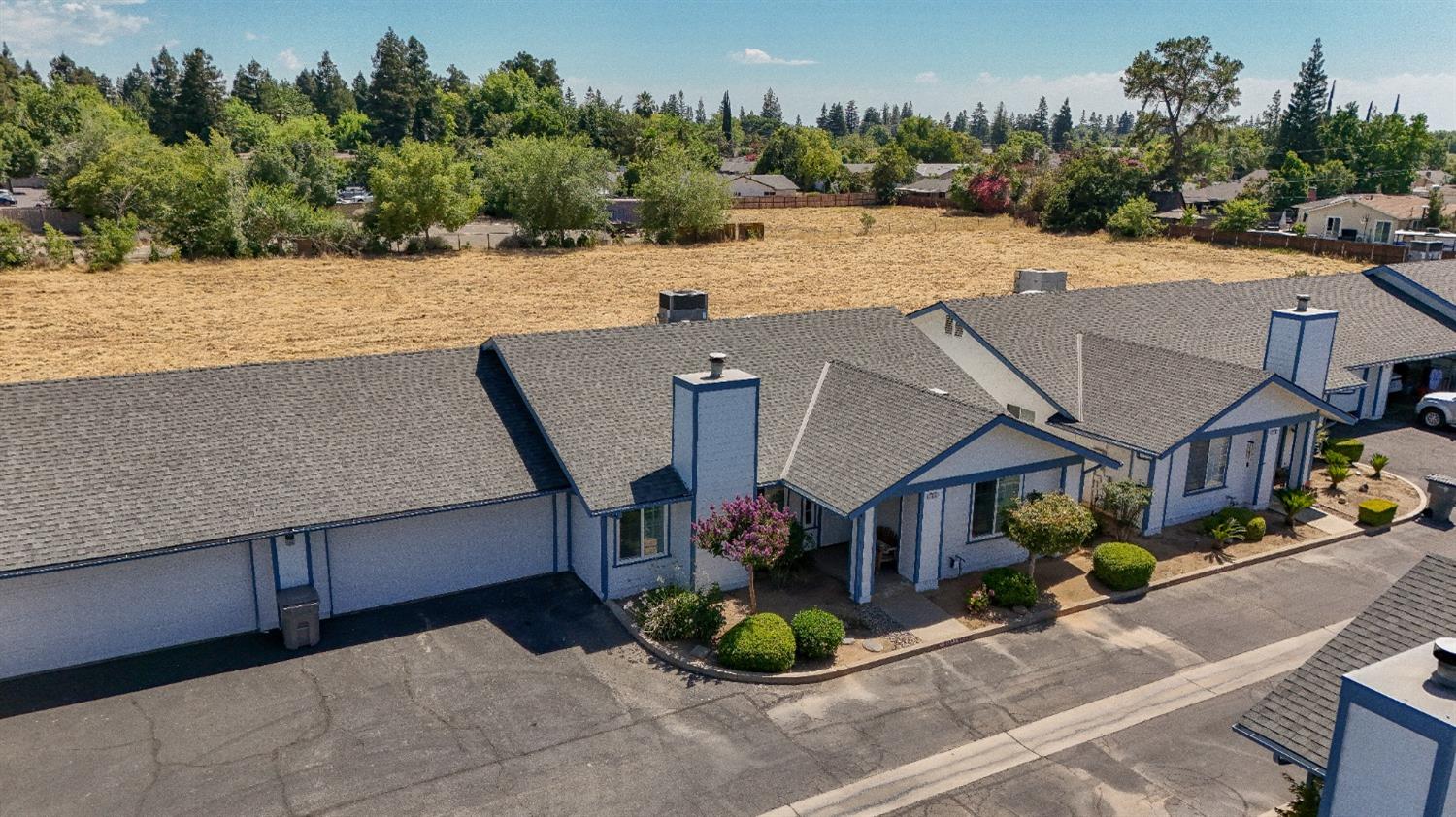 6589 N Maroa Avenue # 115
