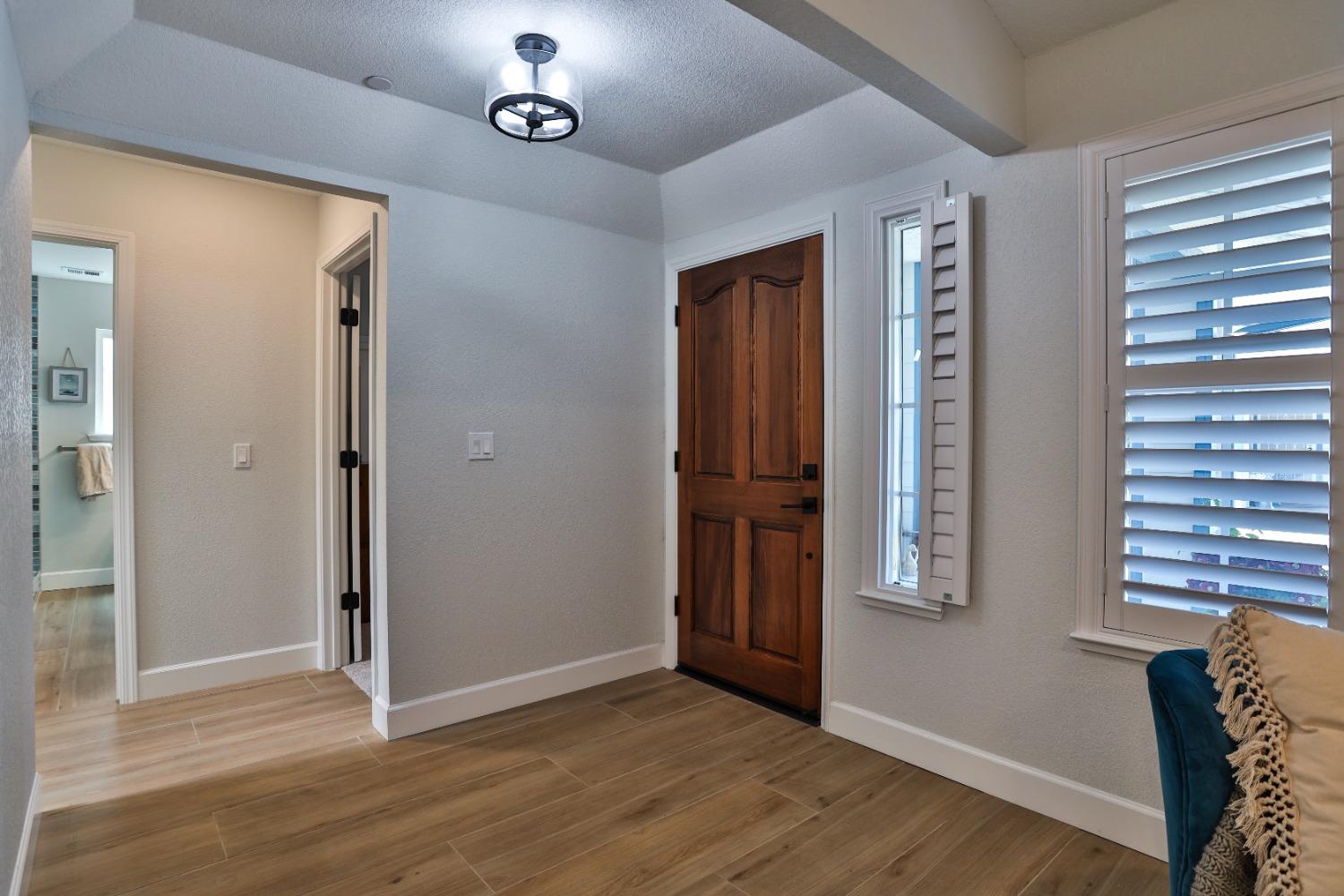 6589 N Maroa Avenue # 115