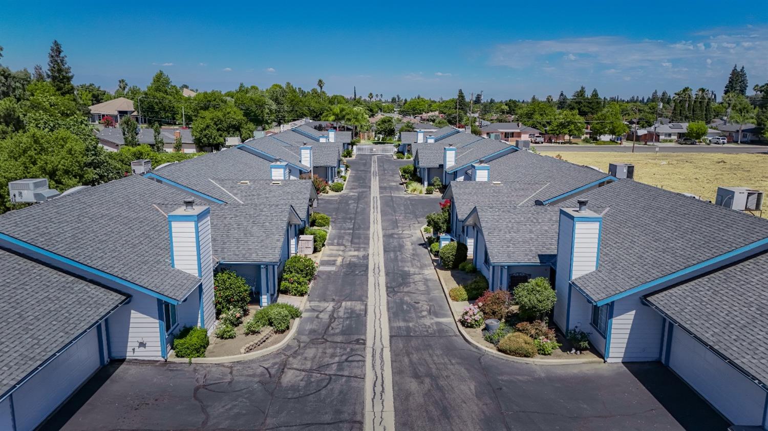 6589 N Maroa Avenue # 115