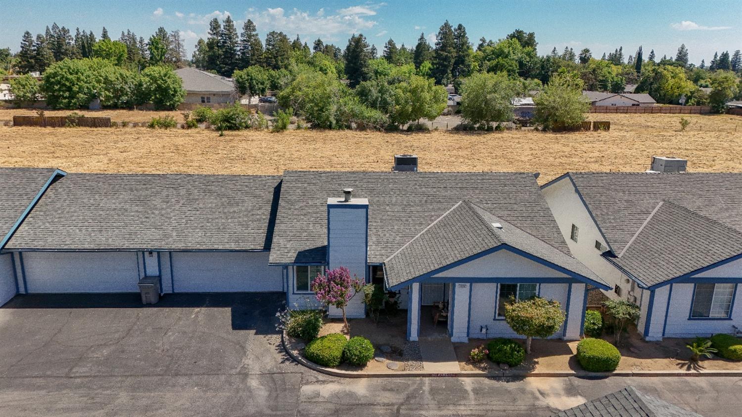 6589 N Maroa Avenue # 115