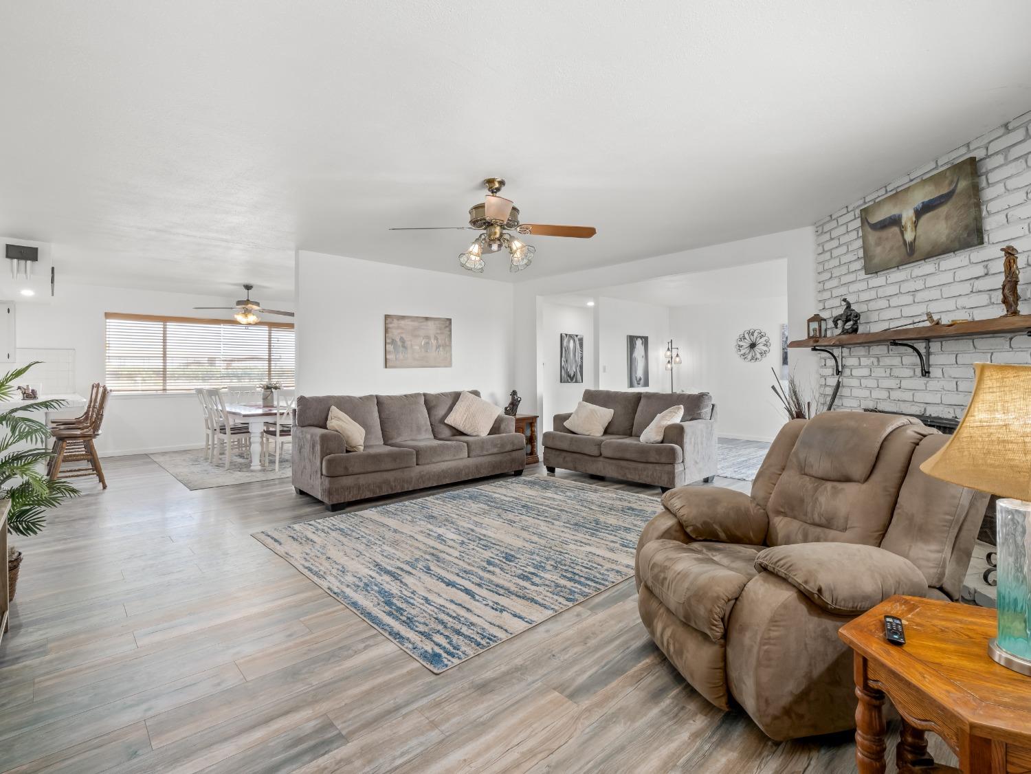2250 W Mount Whitney Avenue