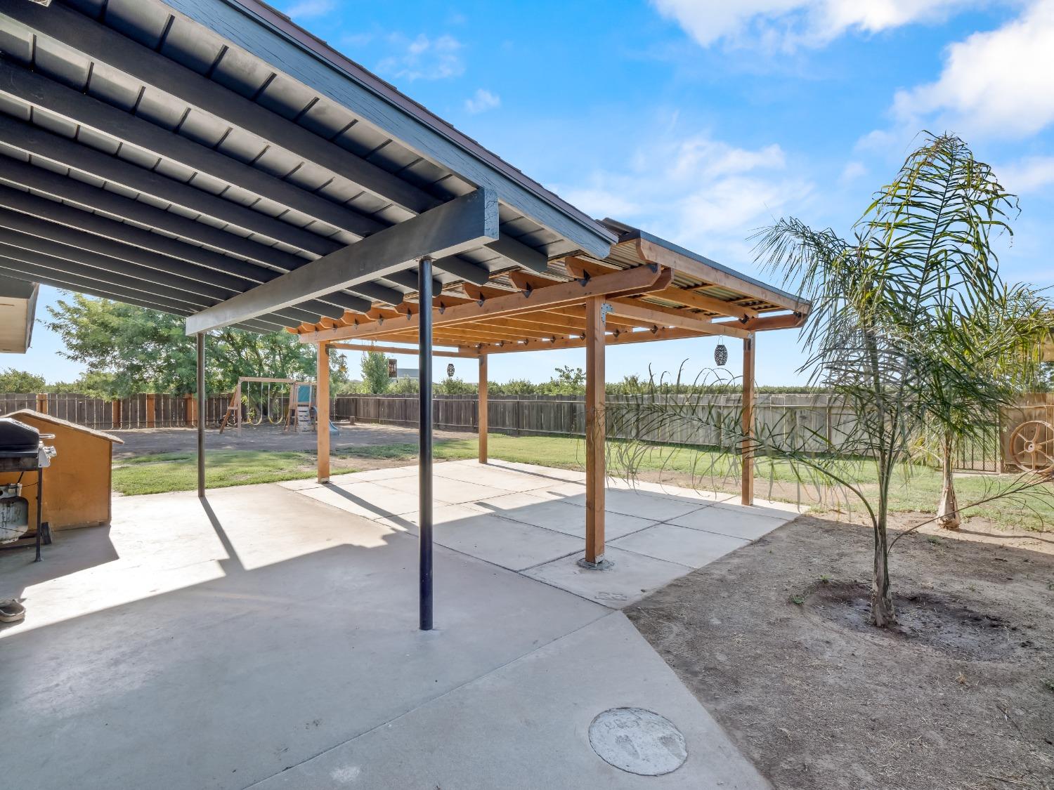 2250 W Mount Whitney Avenue