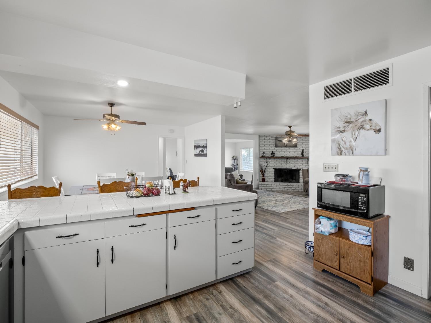 2250 W Mount Whitney Avenue