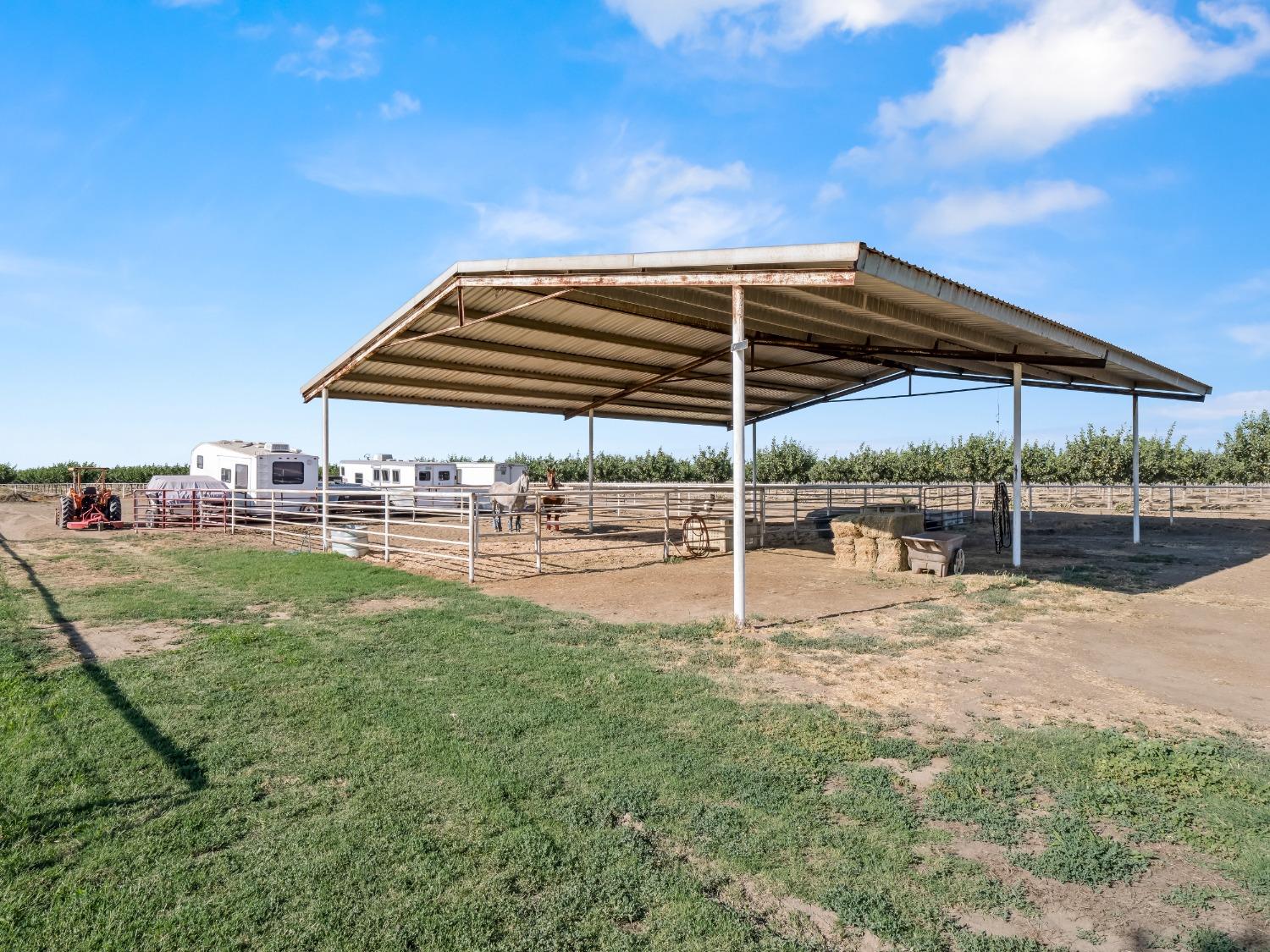 2250 W Mount Whitney Avenue