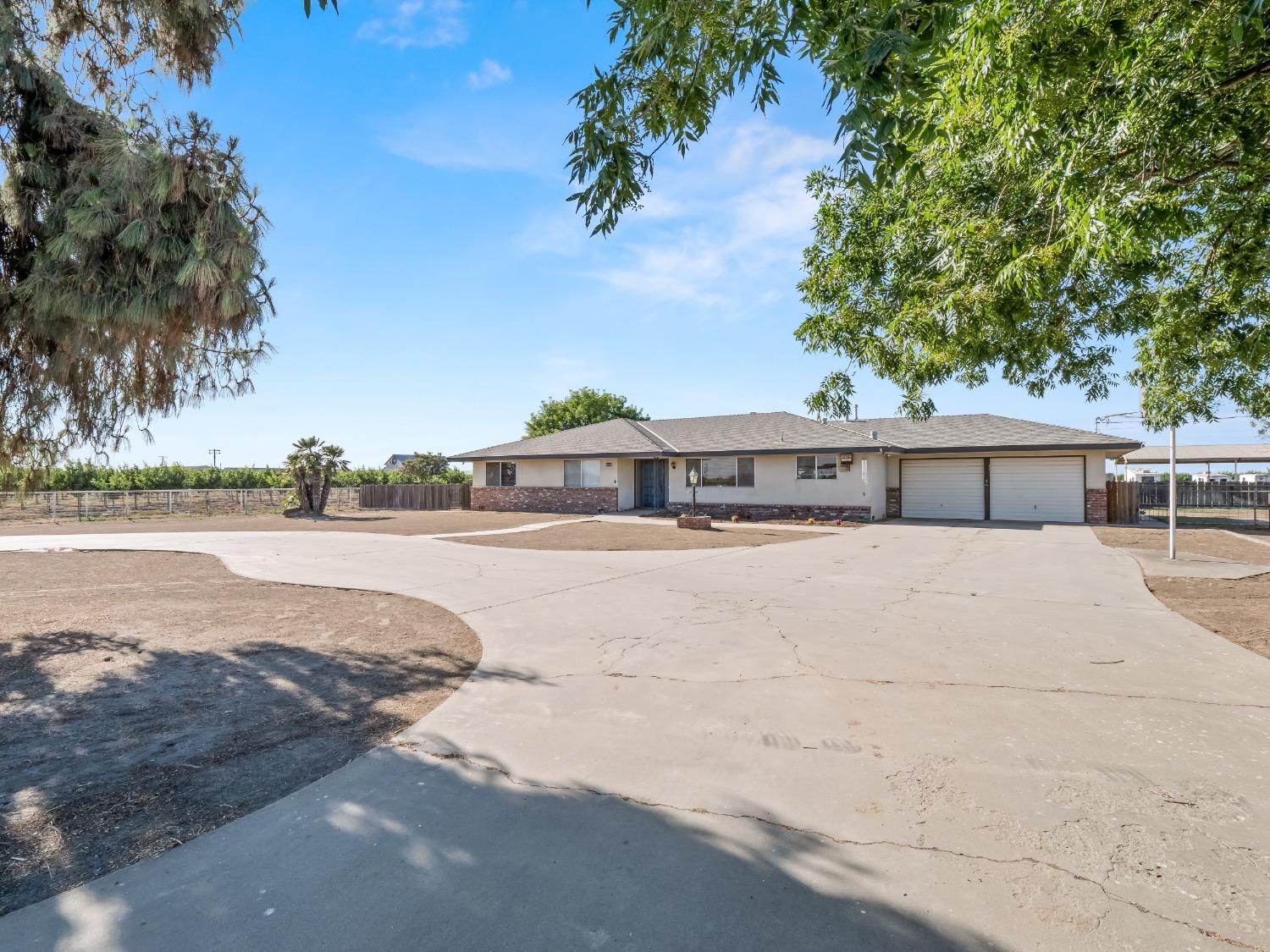 2250 W Mount Whitney Avenue