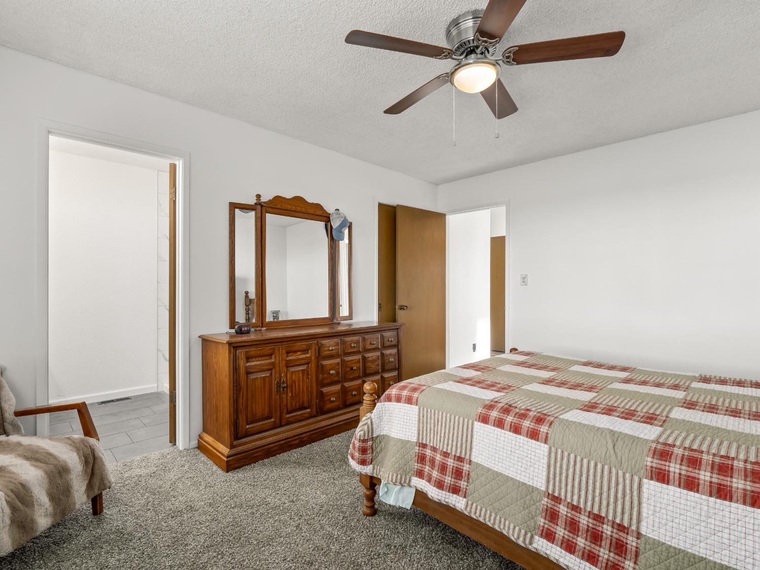 2250 W Mount Whitney Avenue
