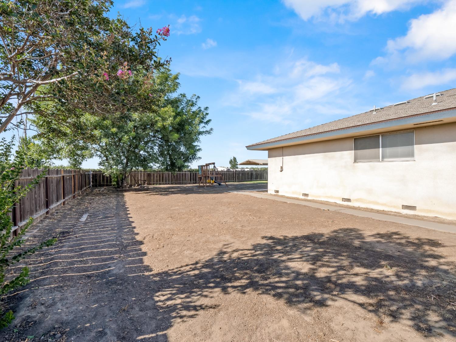 2250 W Mount Whitney Avenue