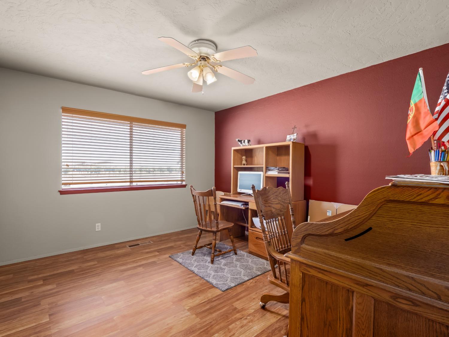 2250 W Mount Whitney Avenue