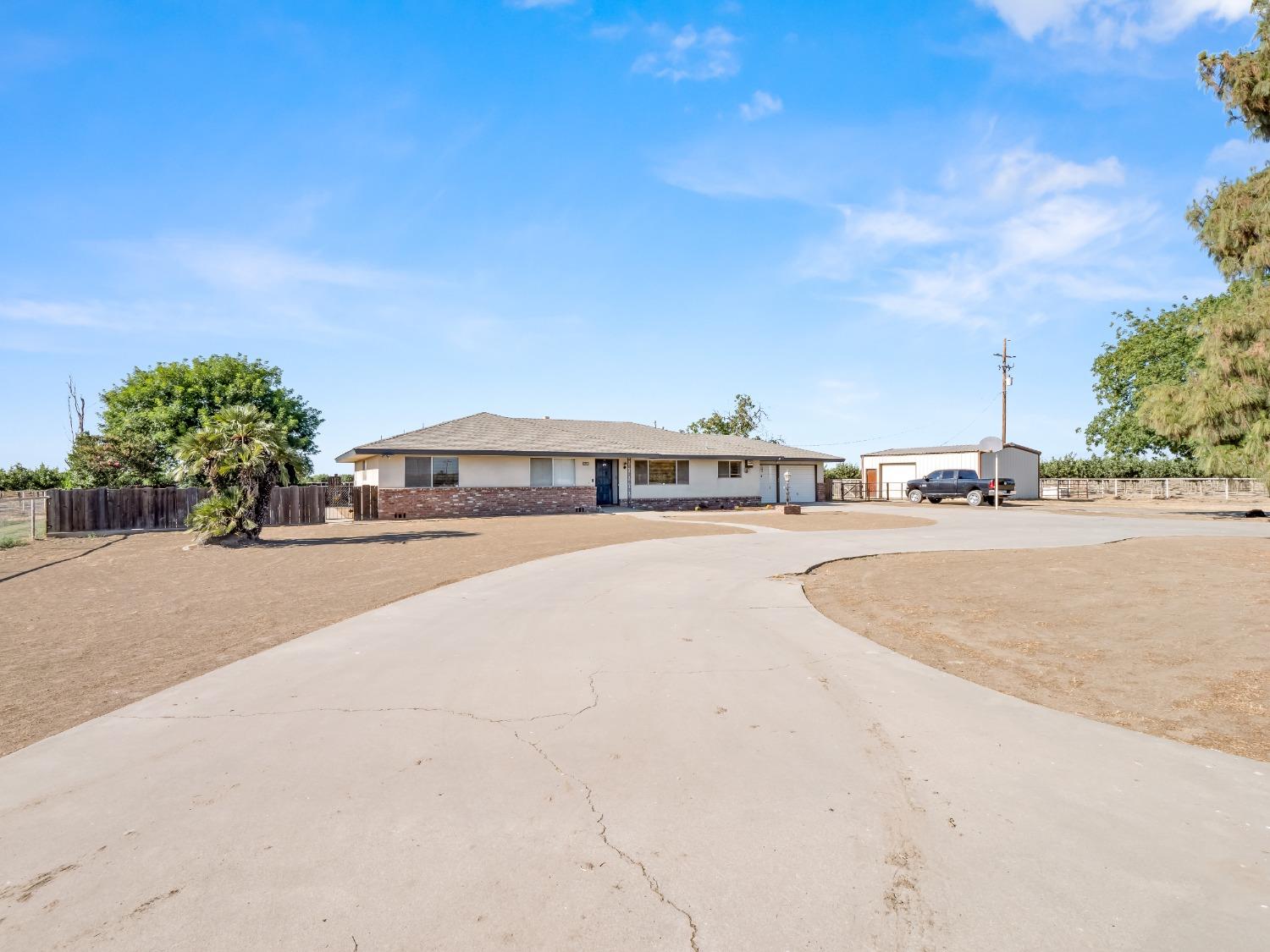 2250 W Mount Whitney Avenue