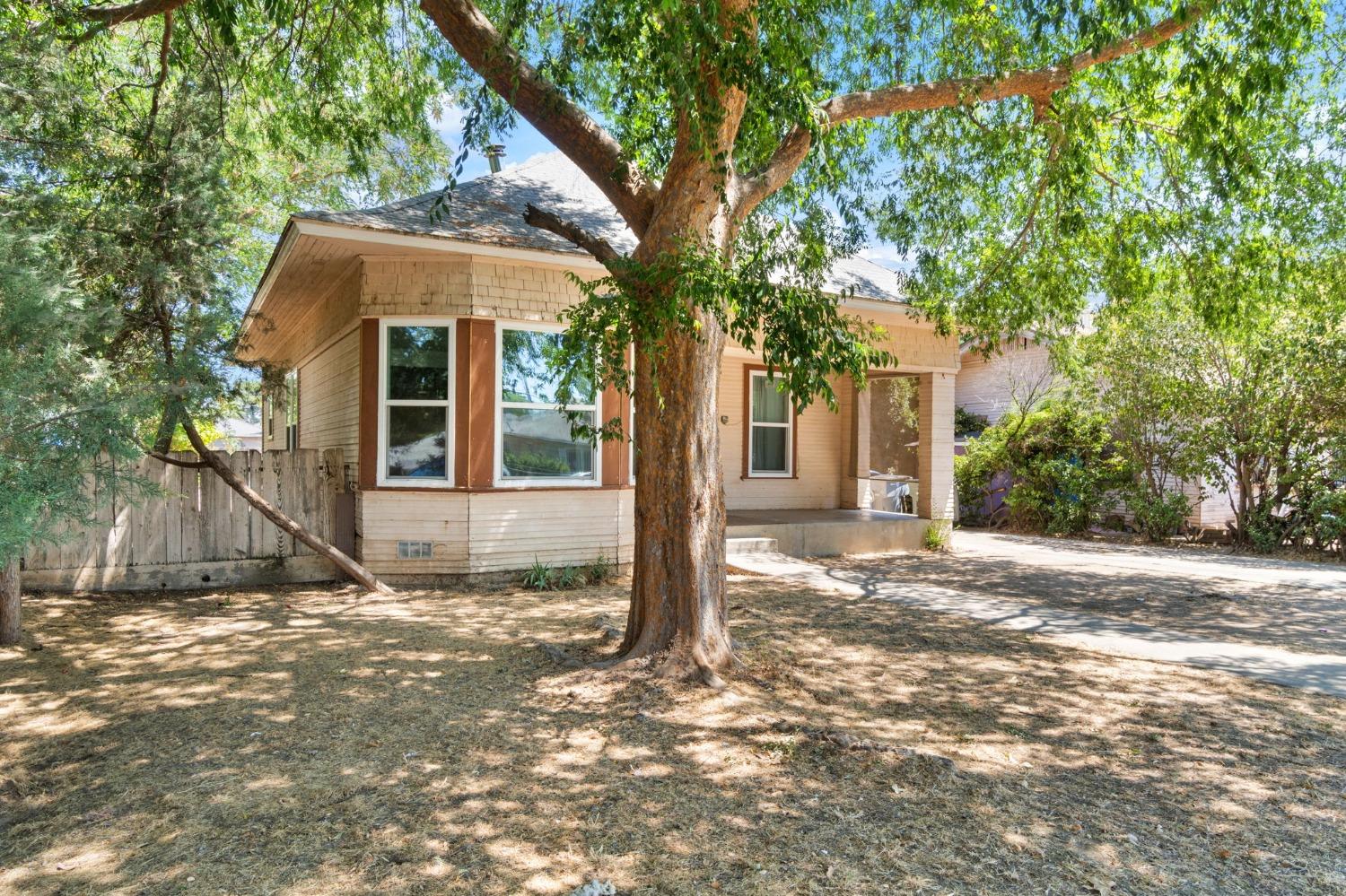 1235 E Andrews Avenue