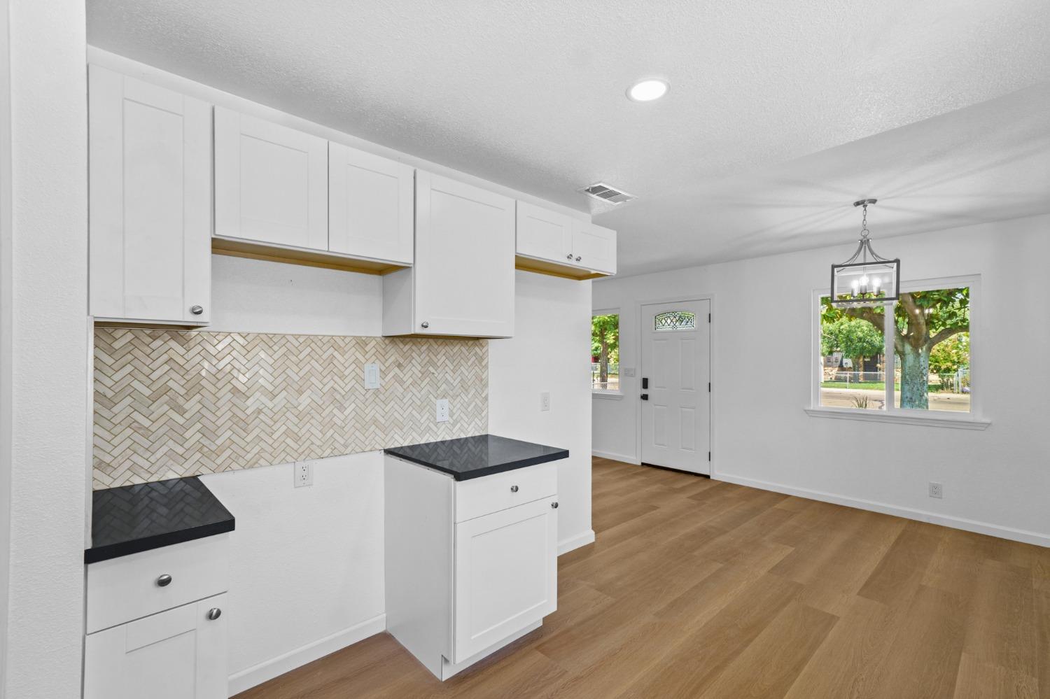 1287 Bennett Way