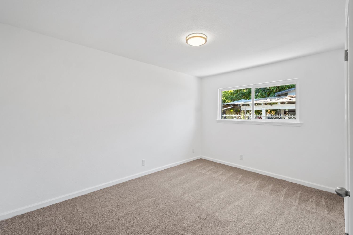 1287 Bennett Way