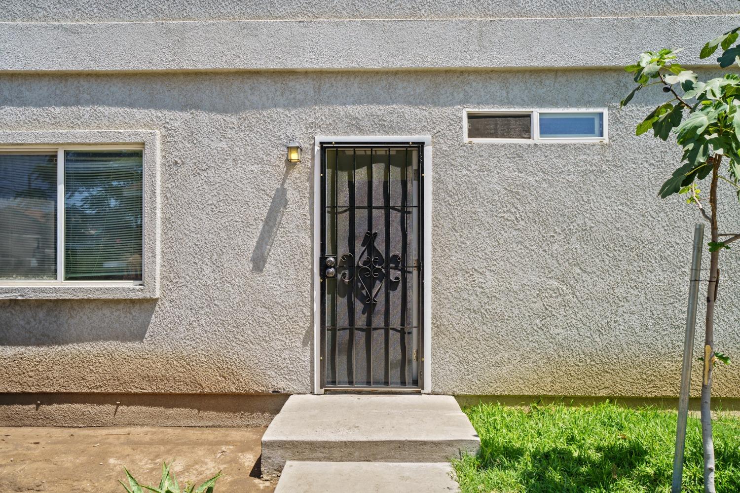 2219 E Tyler Avenue