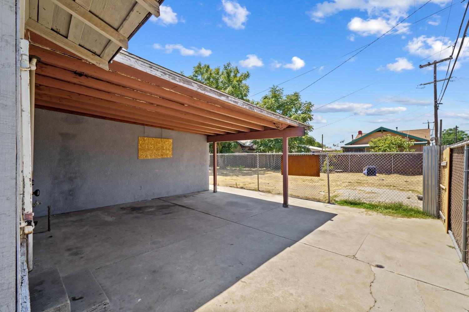 2219 E Tyler Avenue