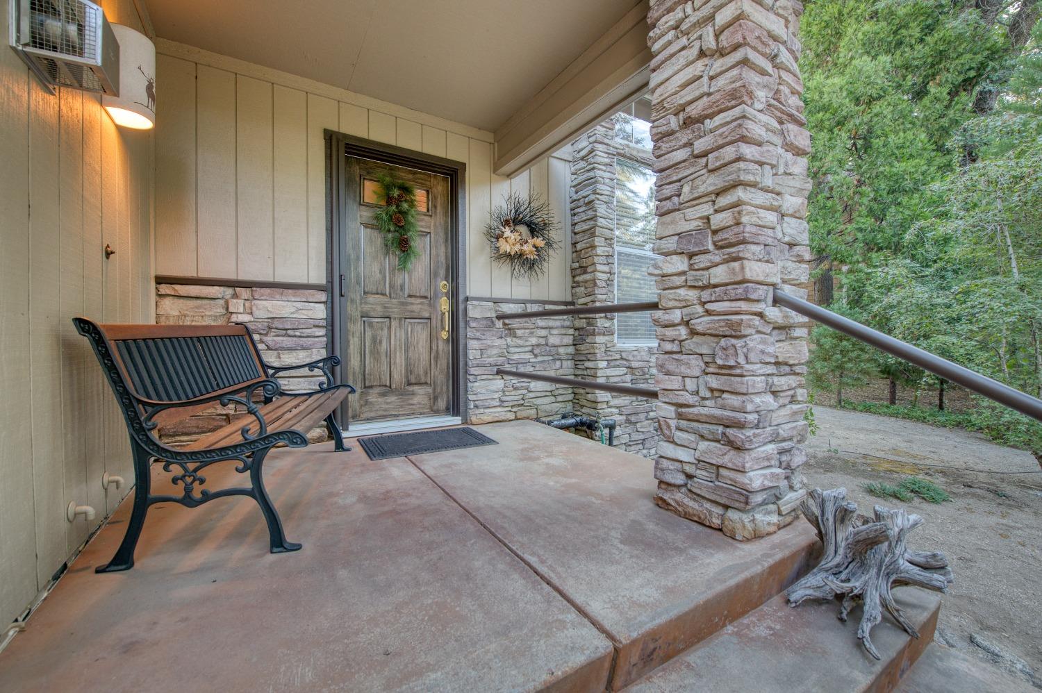 39620 Crest Point Lane