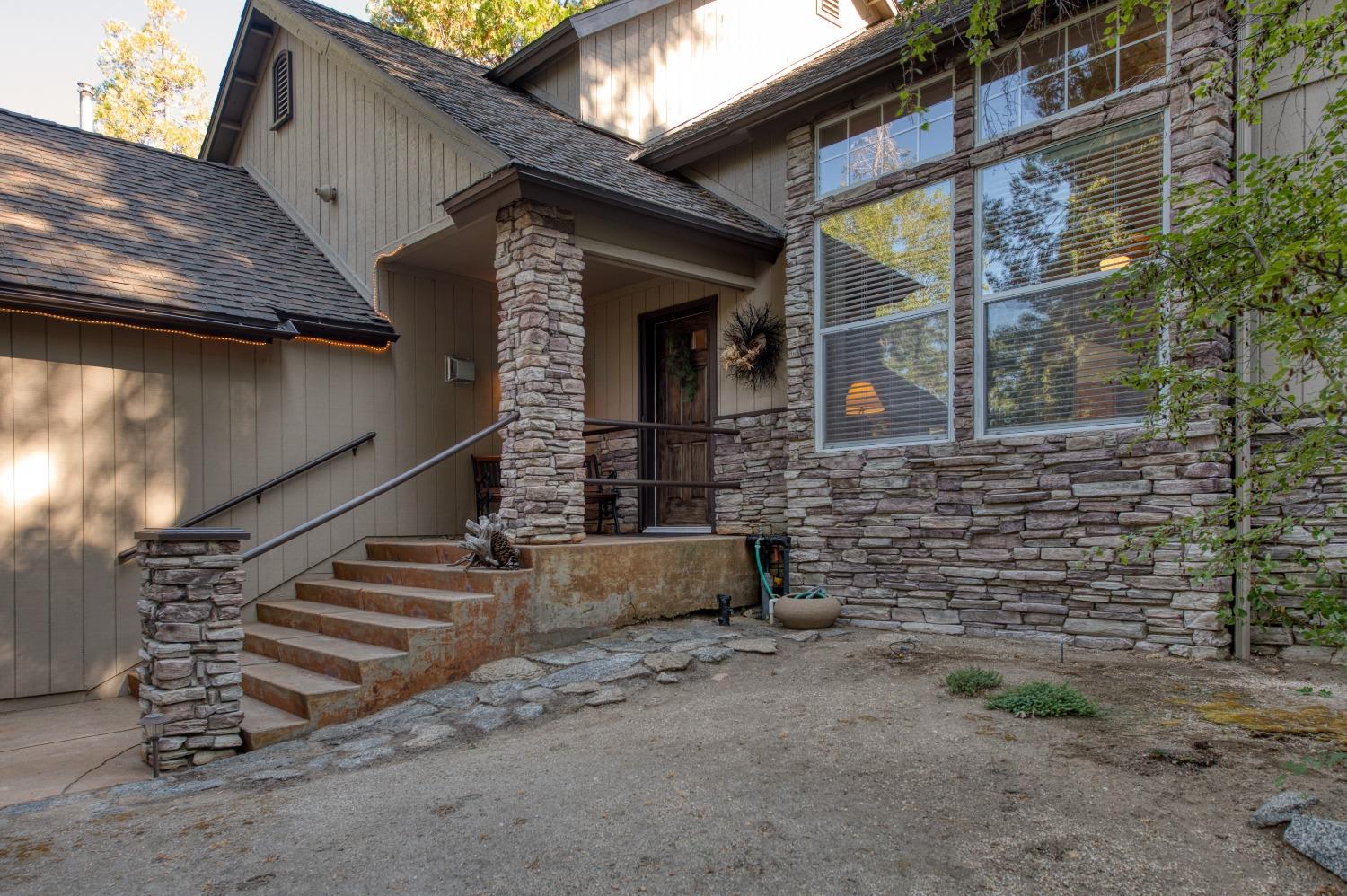 39620 Crest Point Lane