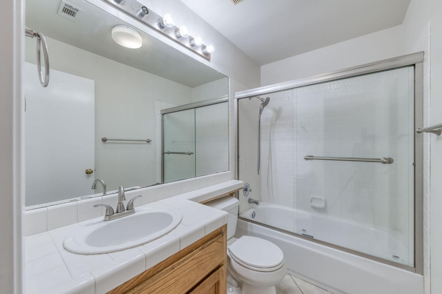 252 W Bedford Avenue
