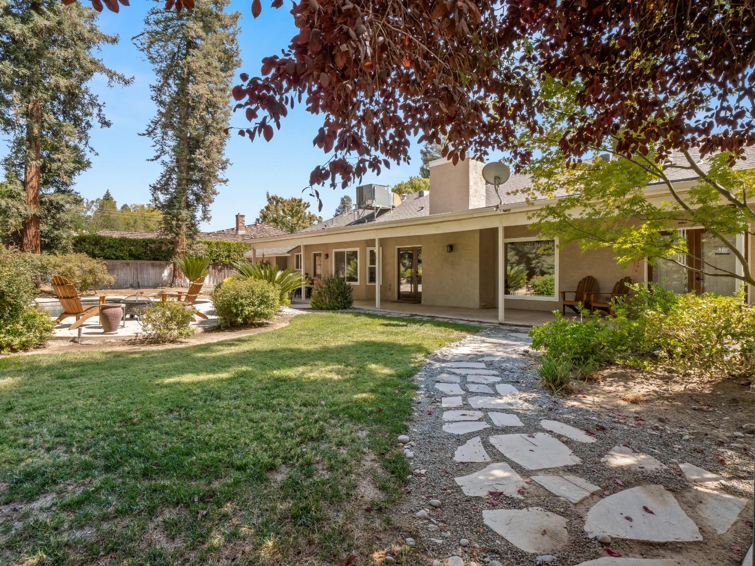 3566 W Spruce Avenue