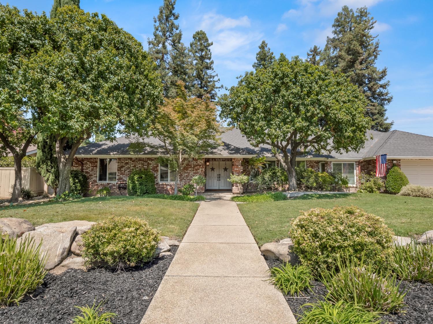 3566 W Spruce Avenue