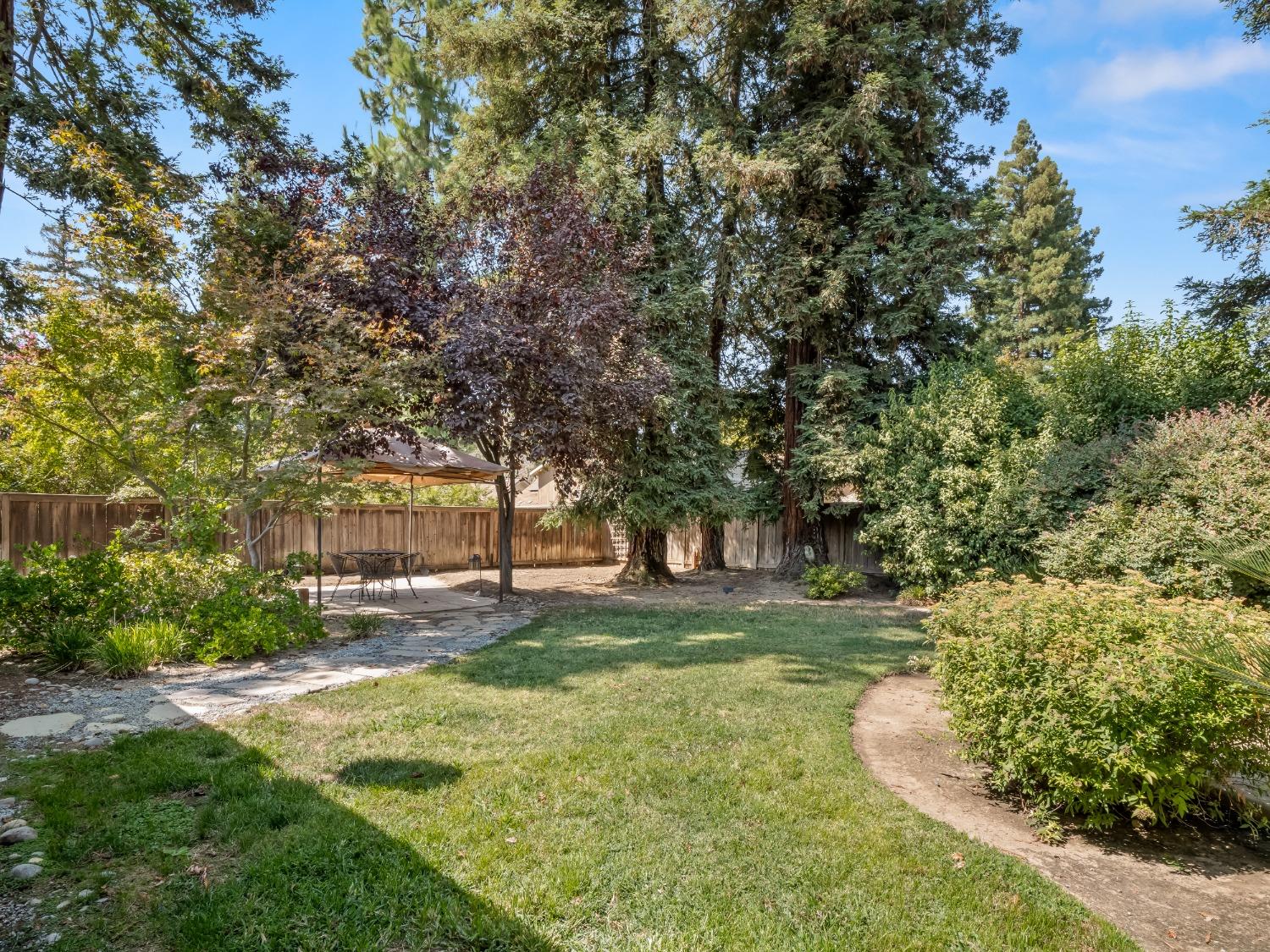 3566 W Spruce Avenue
