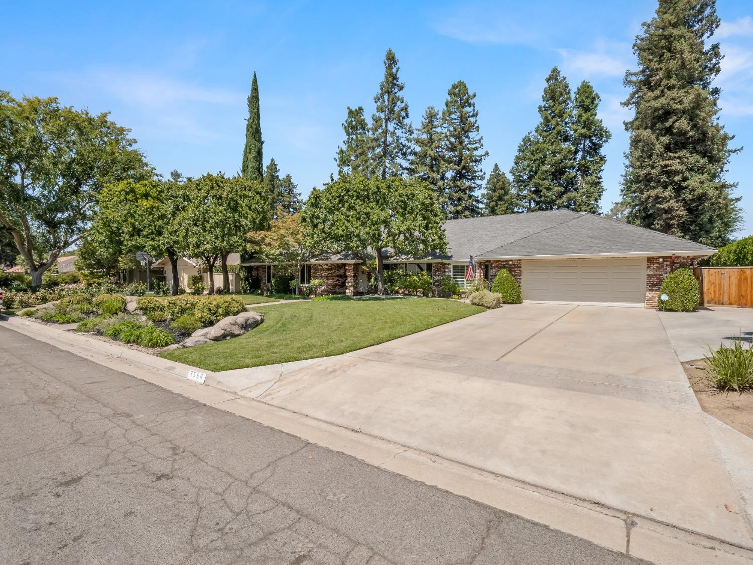 3566 W Spruce Avenue
