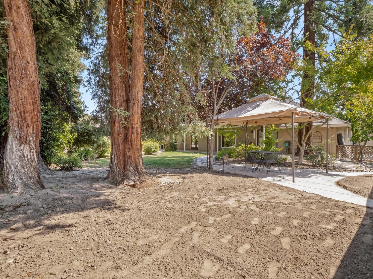 3566 W Spruce Avenue
