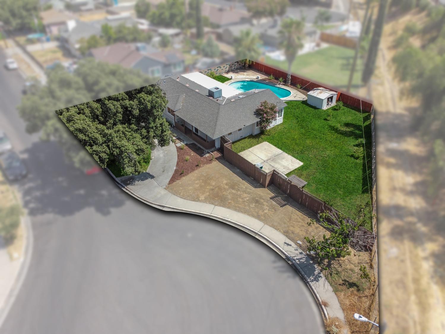 2338 E Berkeley Avenue