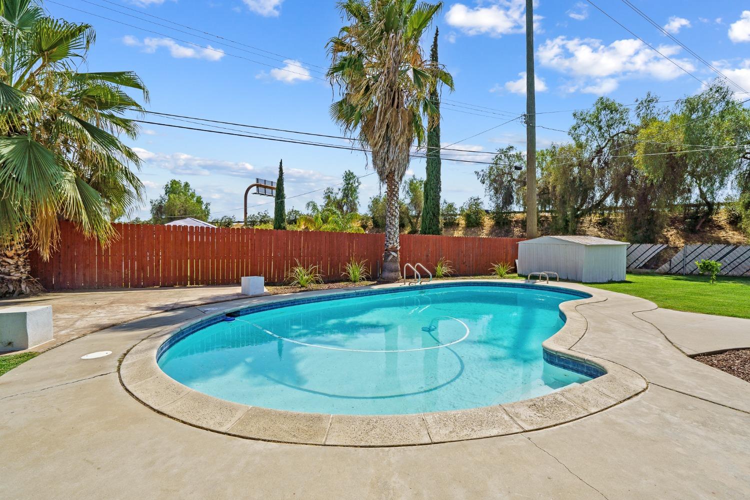 2338 E Berkeley Avenue