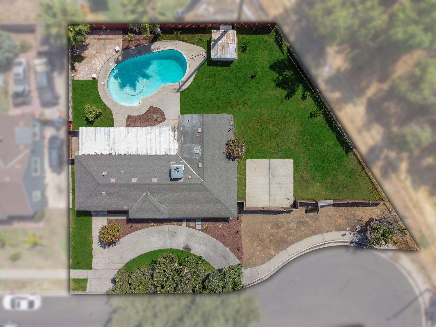 2338 E Berkeley Avenue