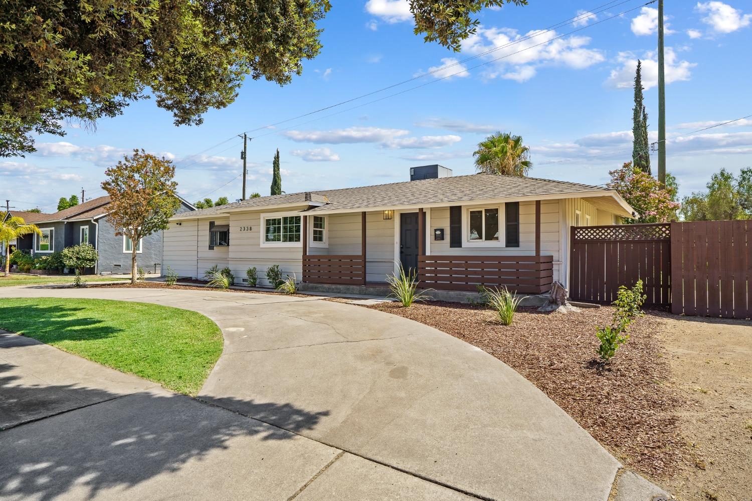 2338 E Berkeley Avenue