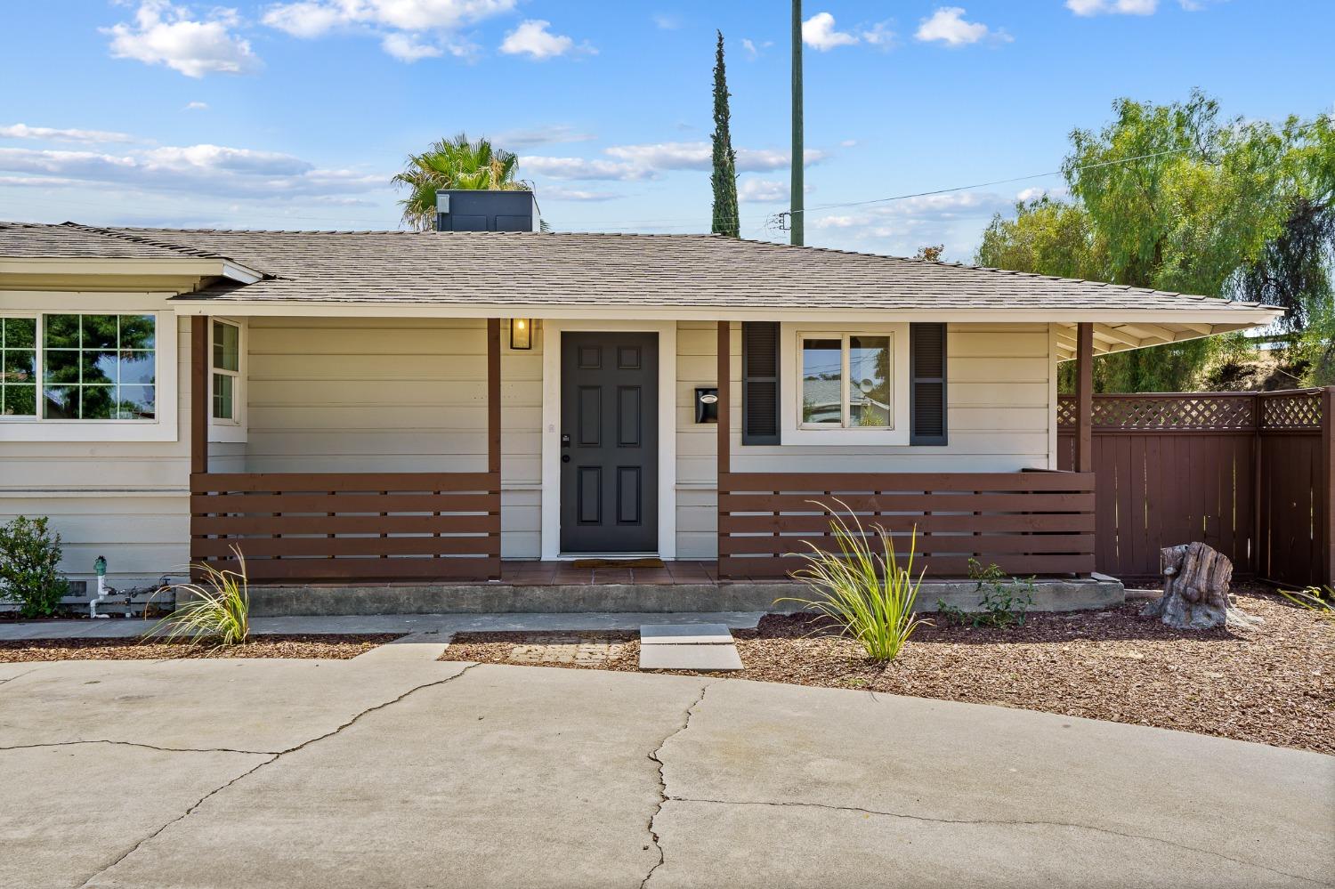 2338 E Berkeley Avenue