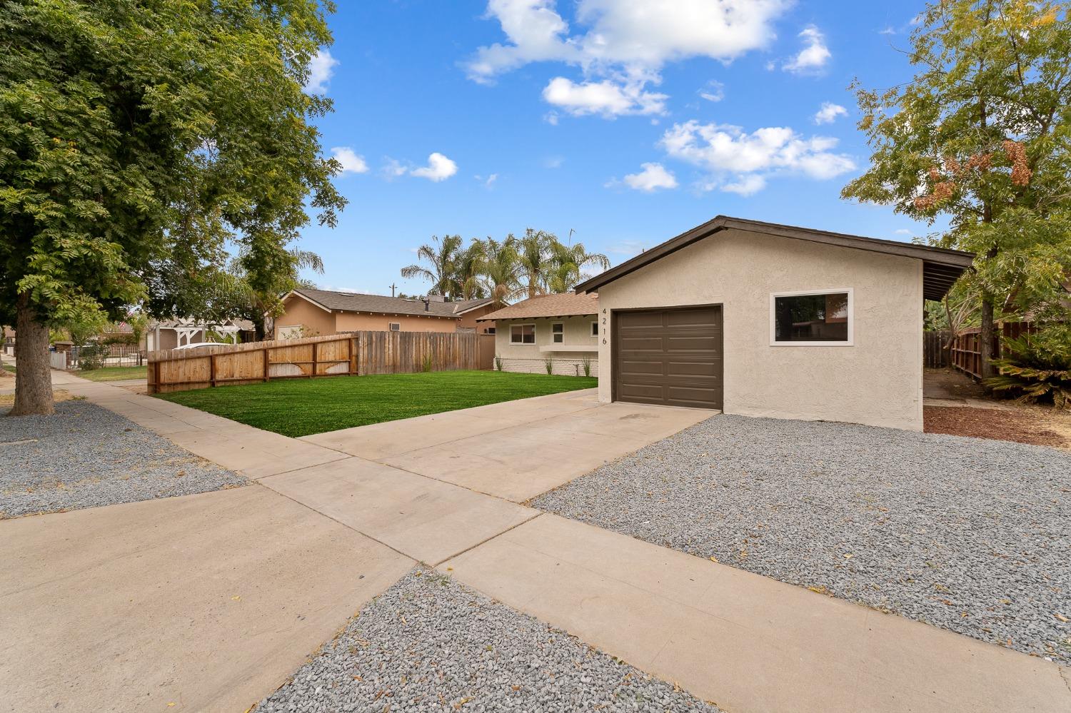 4216 N Pleasant Avenue