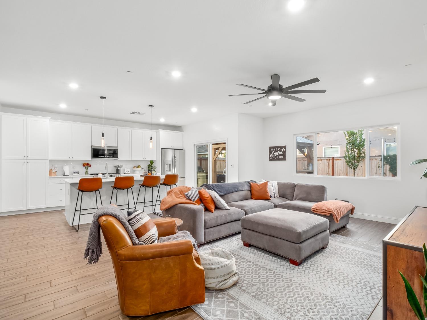 1956 N Preuss Avenue