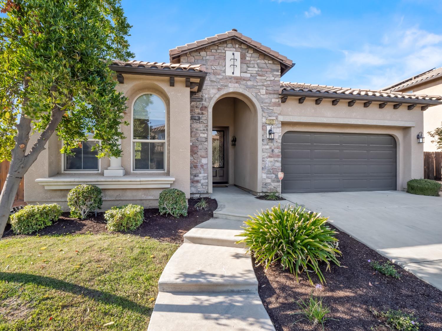 11371 N Via Montessori Drive